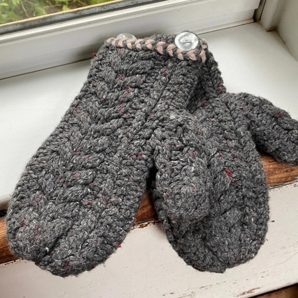 Anthropologie Grey Cable Knit Flecked Mittens - Picture 1 of 5